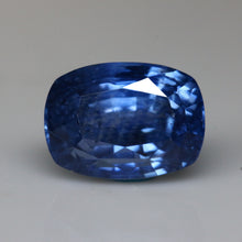 Load image into Gallery viewer, 4.99 ct  Natural Blue Sapphire
