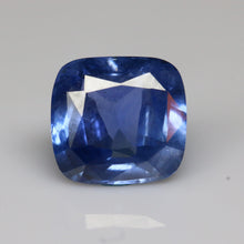 Load image into Gallery viewer, 4.07 ct  Natural Unheated Blue Sapphire.
