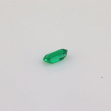 Load image into Gallery viewer, 0.35 ct Natural Emerald.
