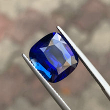 Load image into Gallery viewer, 10.00ct Natural Cushion Blue Sapphire.
